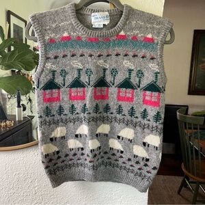 Vintage Wool Sweater Vest with adorable pattern